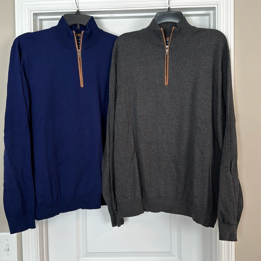 Set of 2 men’s quarter zip sweaters with suede detail at zipper